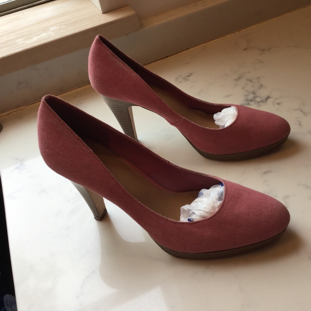 Fioni Blush Colored Heels Size 8